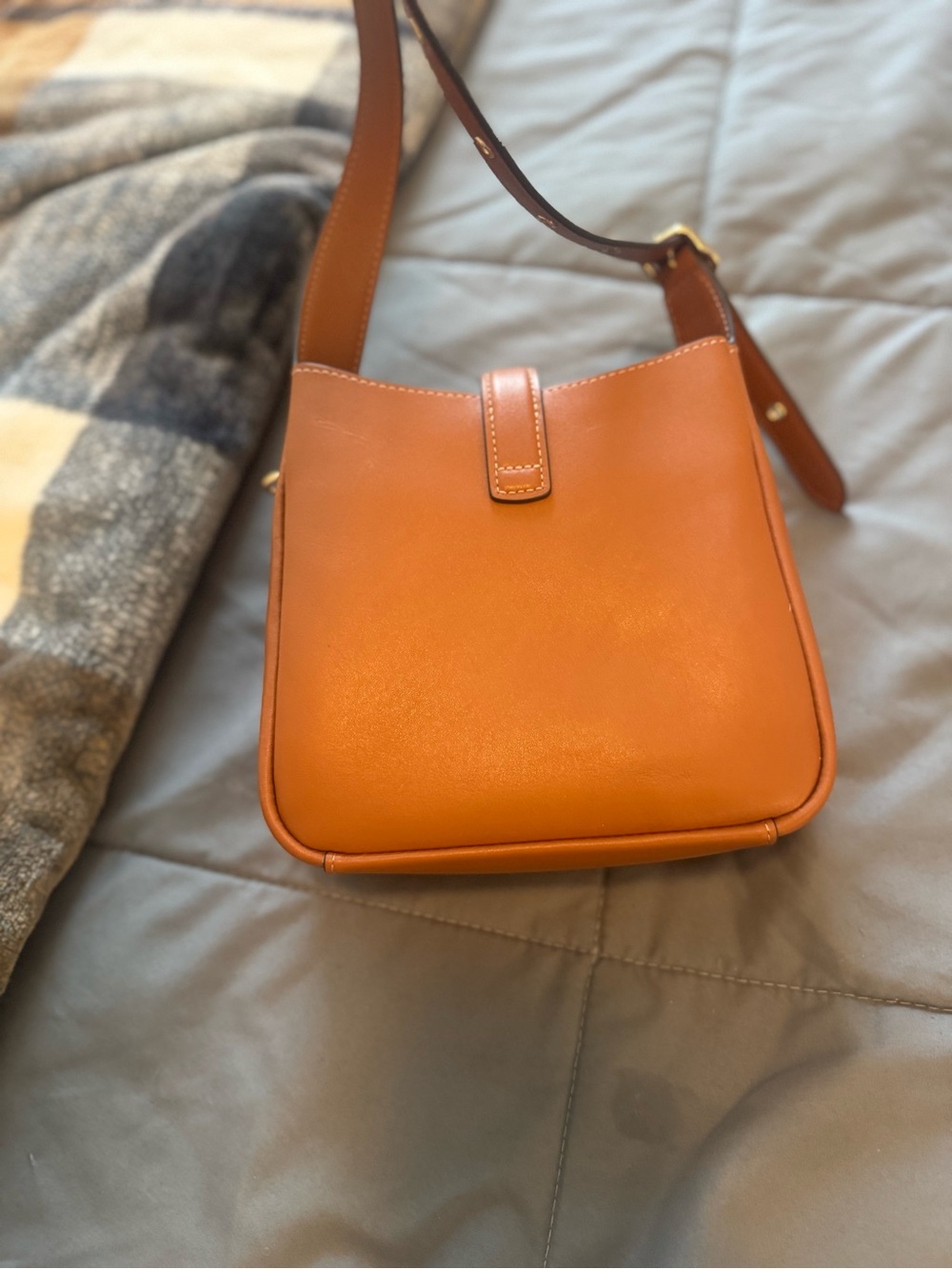 Coach Saddle Brown Leather Crossbody Bag with Gold Hardware - Picture 6 of 7